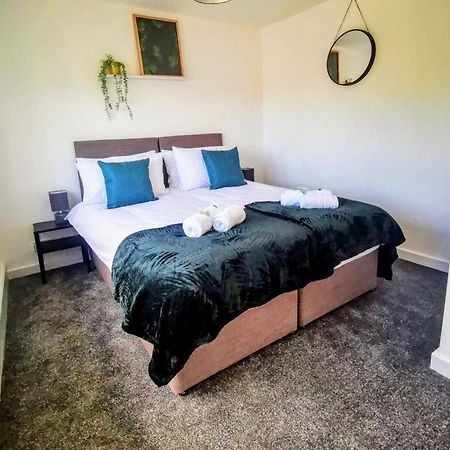No 7 - Bright, Spacious 3 Bed Home With Parking & Wifi 허이턴 외부 사진