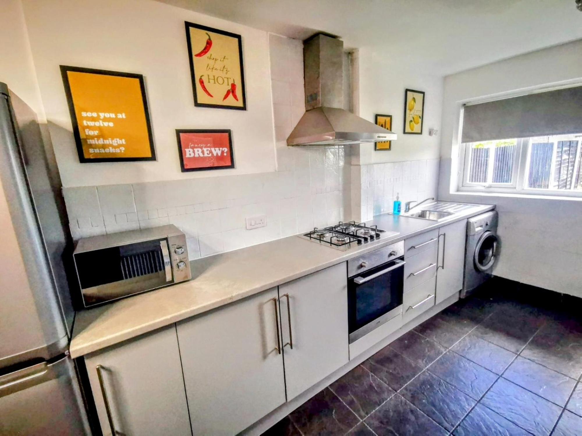 No 7 - Bright, Spacious 3 Bed Home With Parking & Wifi 허이턴 외부 사진