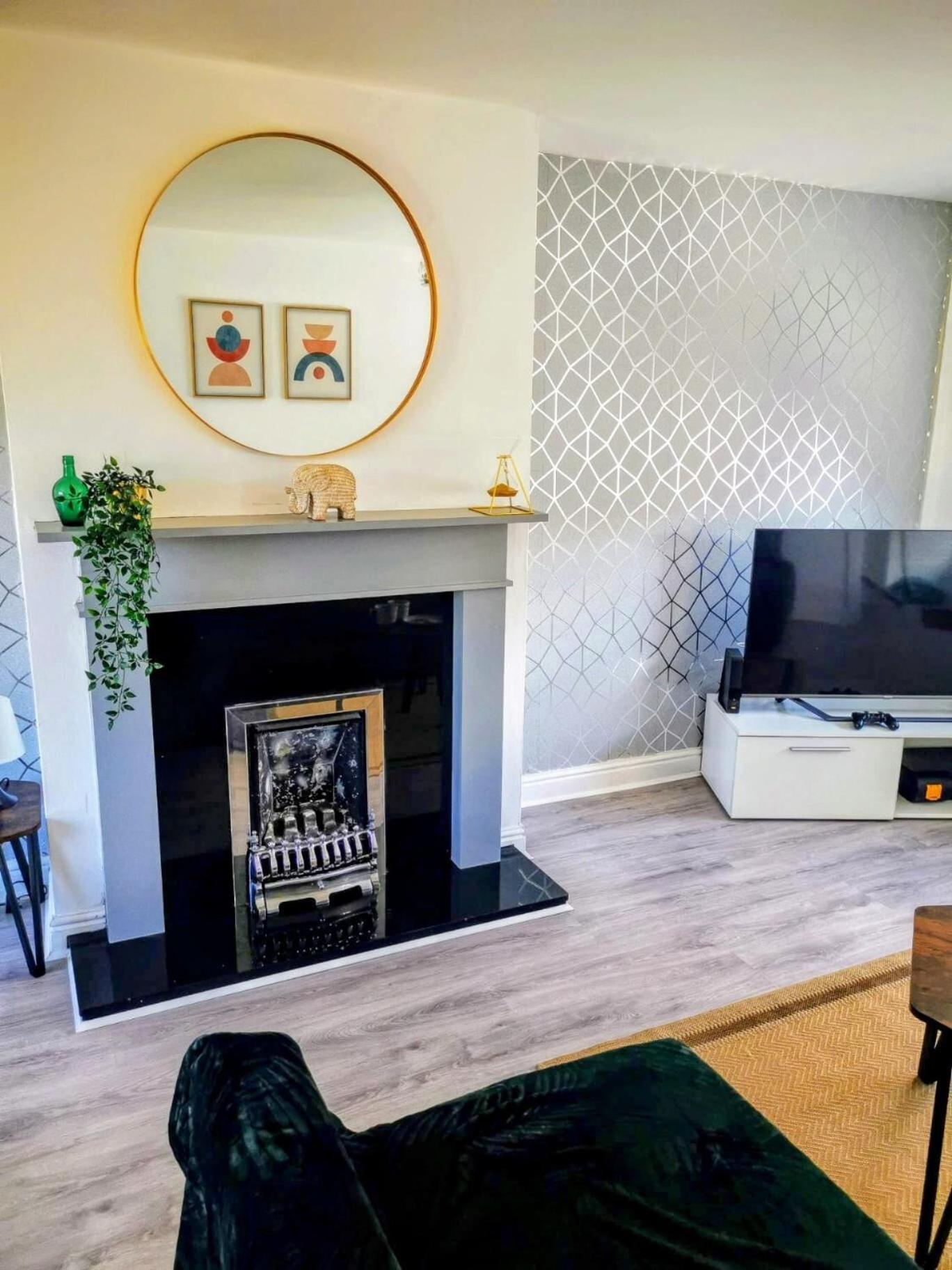 No 7 - Bright, Spacious 3 Bed Home With Parking & Wifi 허이턴 외부 사진