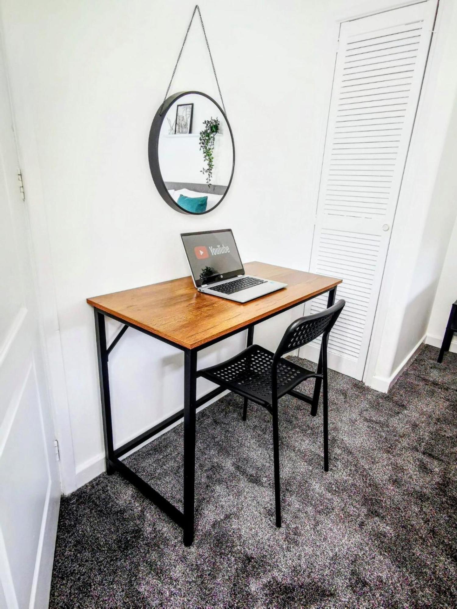No 7 - Bright, Spacious 3 Bed Home With Parking & Wifi 허이턴 외부 사진
